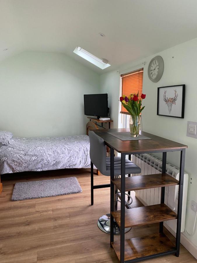 Апартаменты Cosy 1 Bed Garden Annexe Колчестер Экстерьер фото